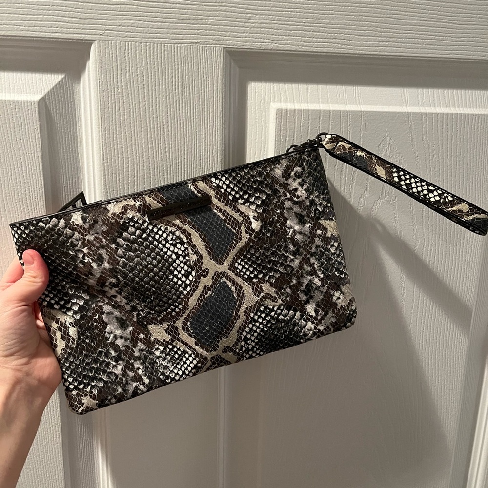 Kelly Wynne Wristlet